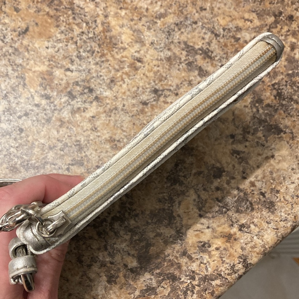 Coach Wristlet - Picture 4 of 11